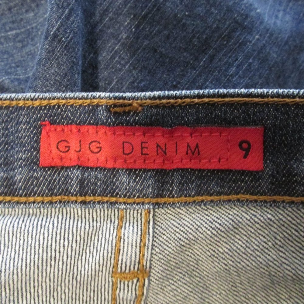 Distressed Patchwork Jeans - Picture 3 of 4